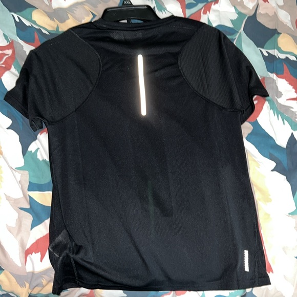 ADIDAS WOMEN RUNNING SHIRT WITH REFLECTIVE DETAILS - Picture 2 of 5